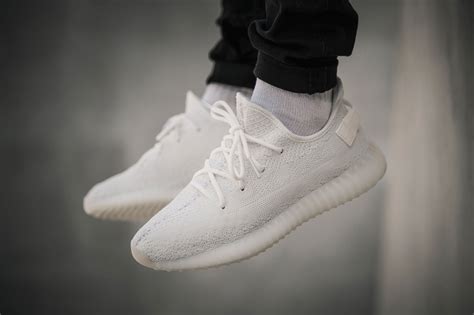 yeezy 350 cream white v2